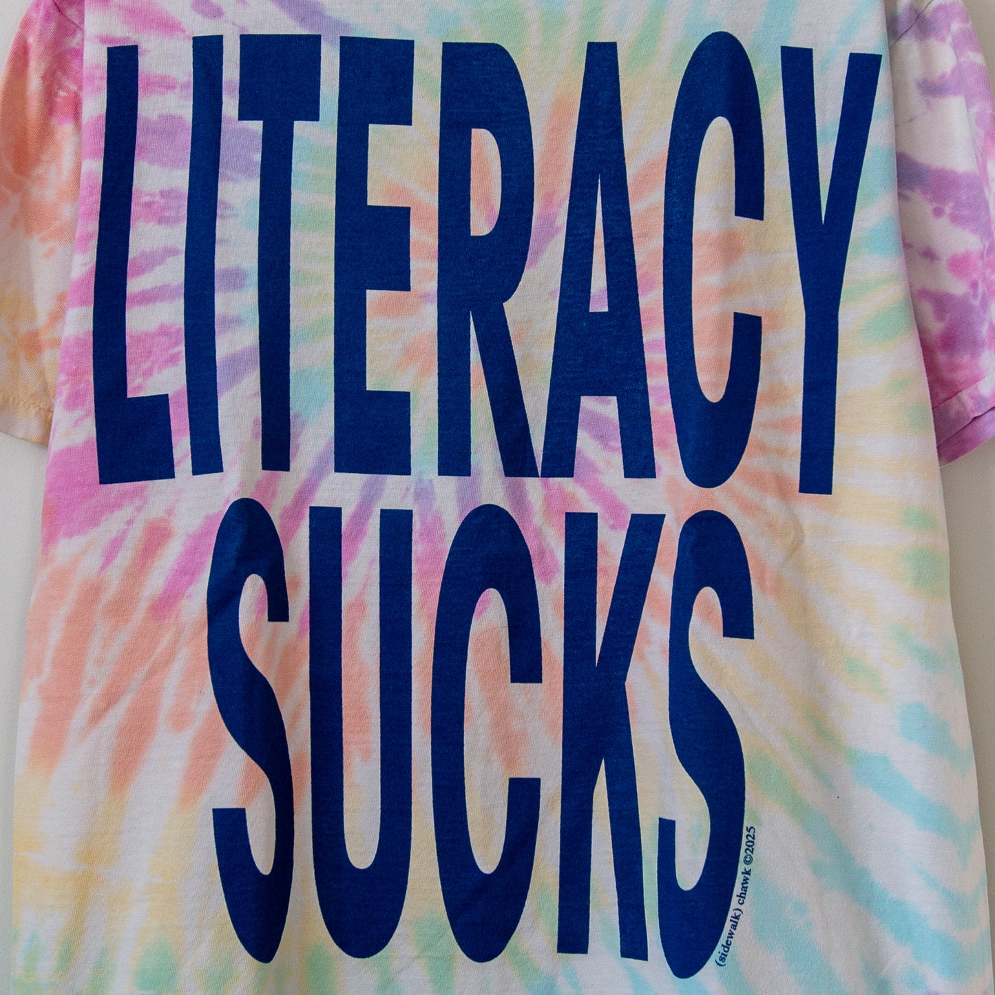 LITERACY SUCKS, sz L