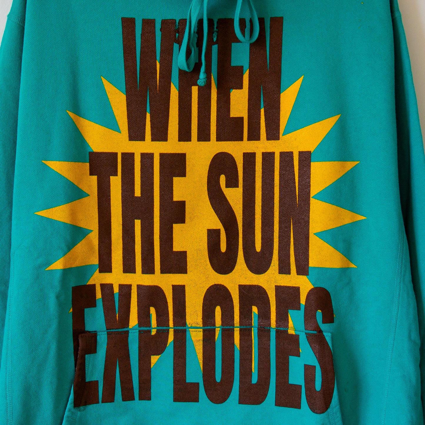 SUN EXPLODES, sz L