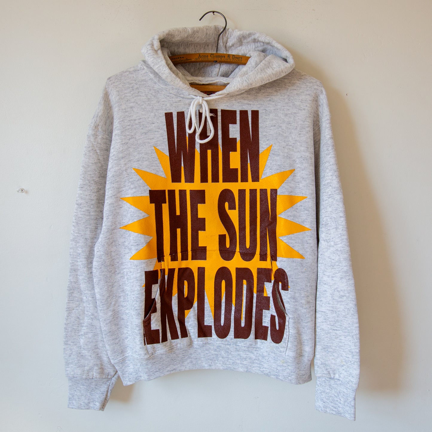 SUN EXPLODES, sz M