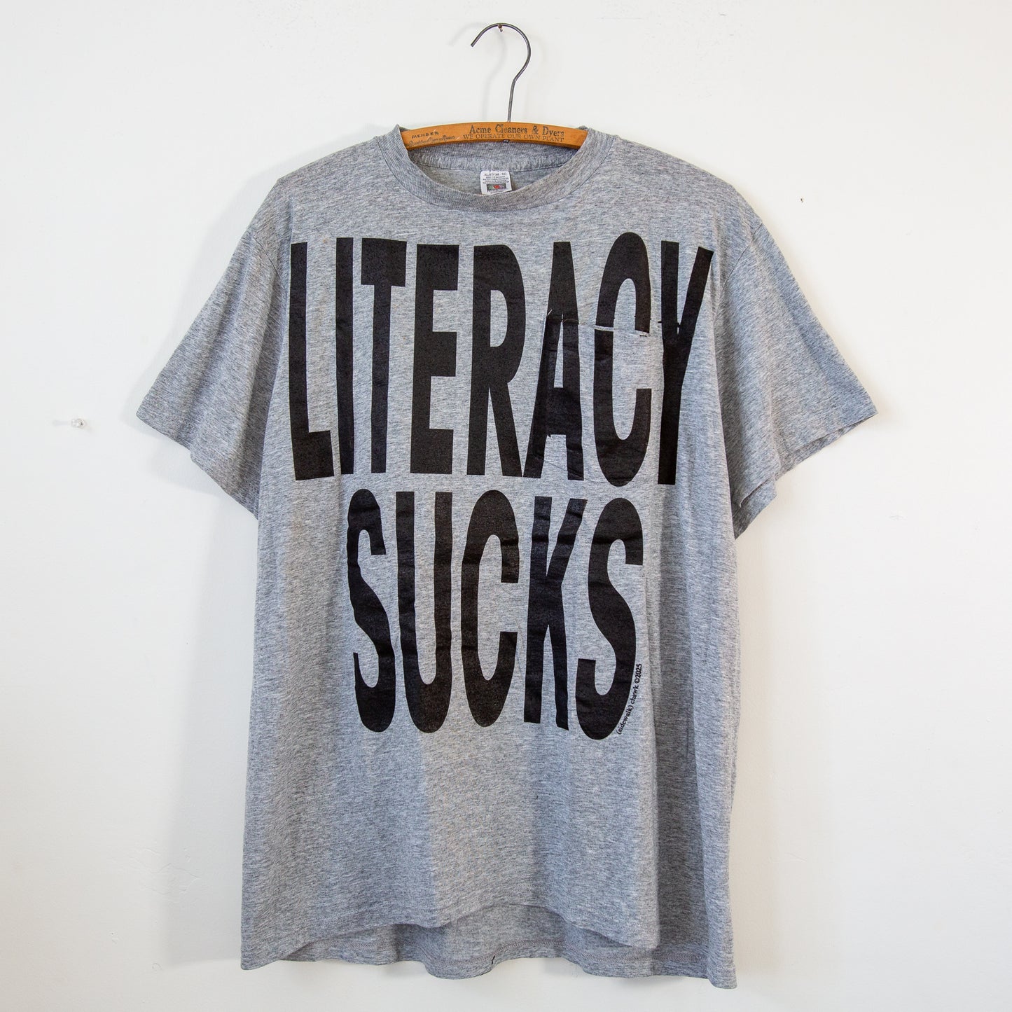 LITERACY SUCKS, sz L