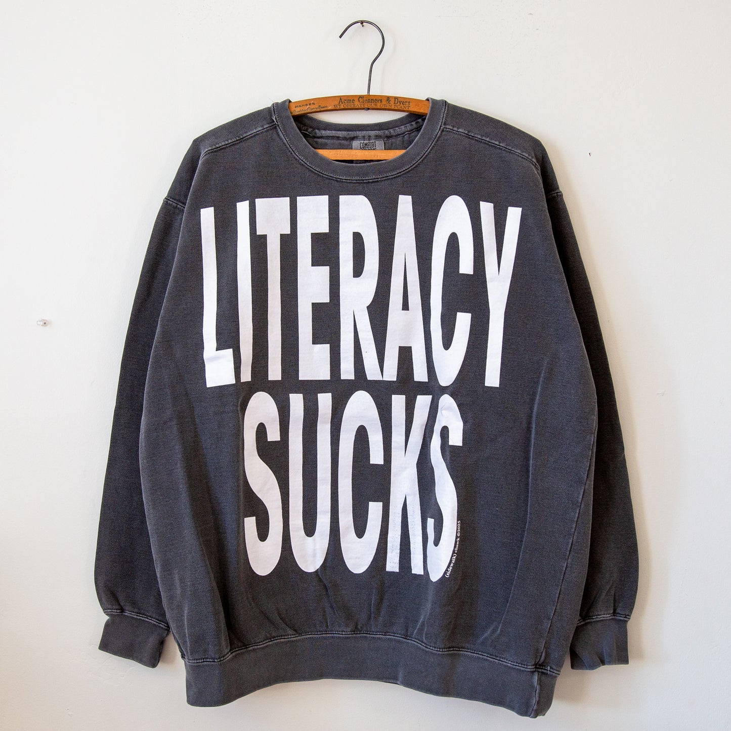 LITERACY SUCKS, sz L