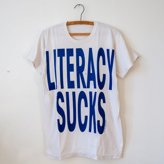 LITERACY SUCKS, sz M