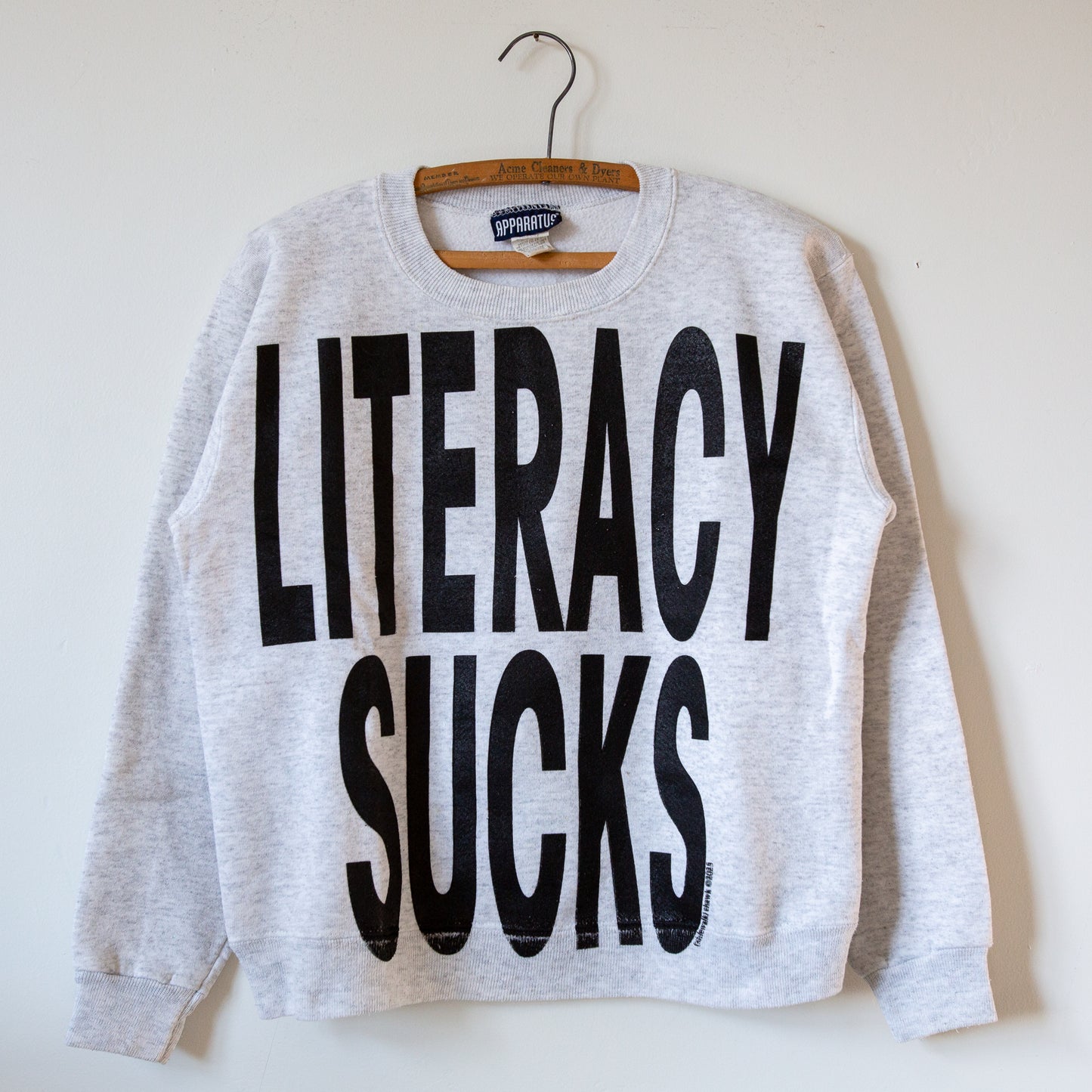LITERACY SUCKS, sz S